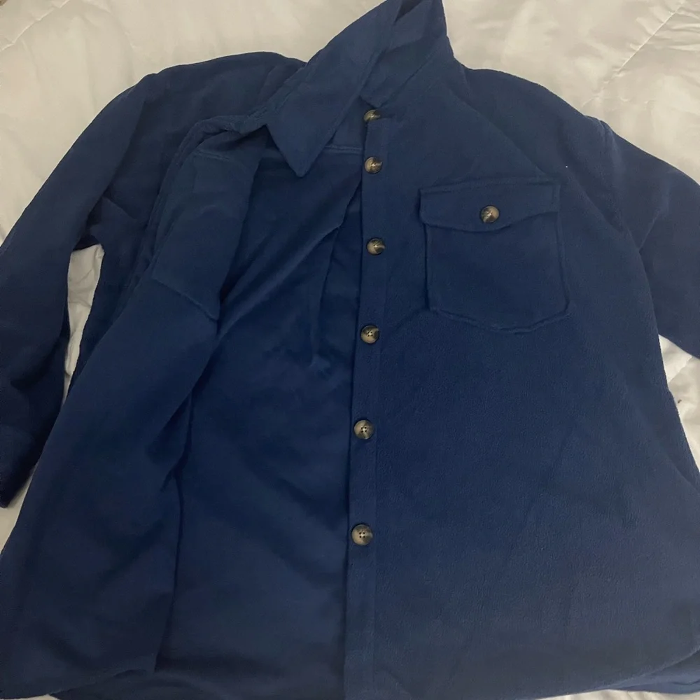 Shacket - Picture 2 of 3